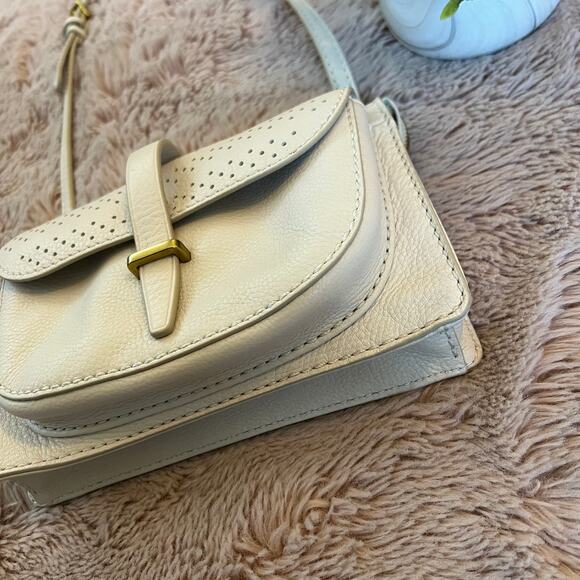 Fossil Vanilla Cream 'Ryder' Small Leather Crossbody Purse with Front Snap - Picture 5 of 16